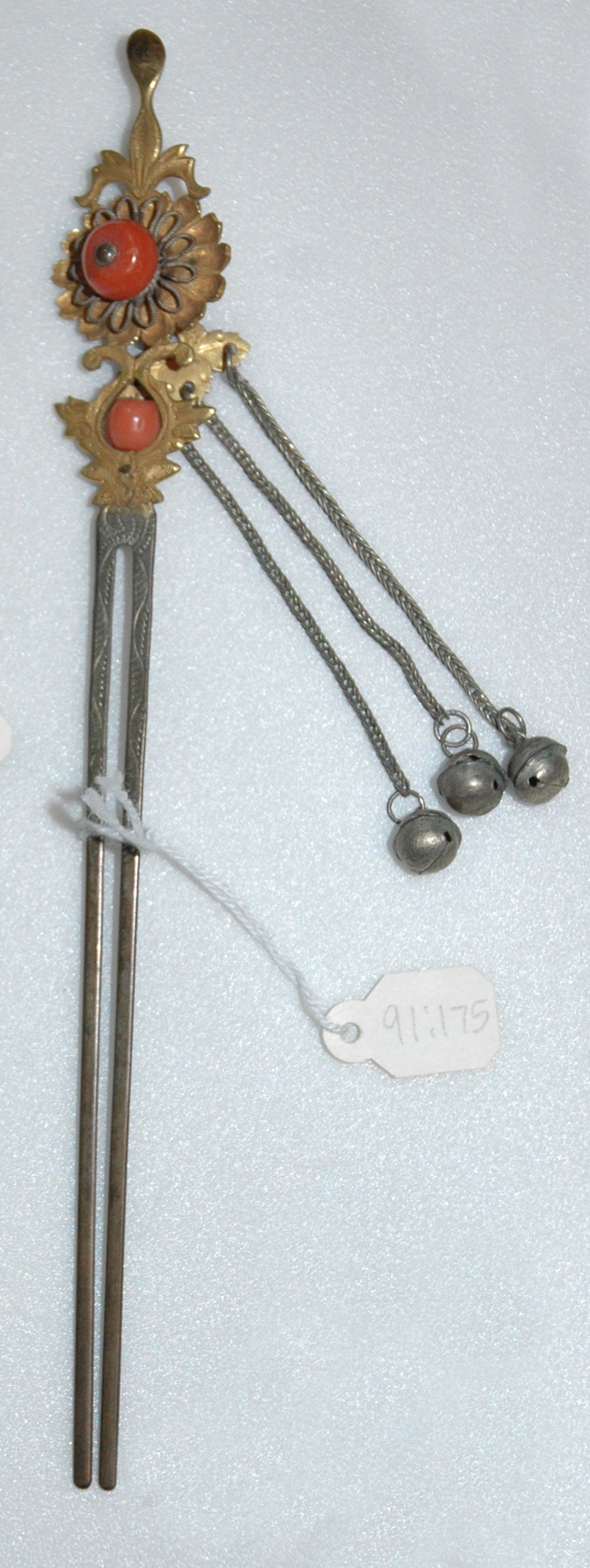 Hairpin-Ear Wax Remover (with decorative medallion) (5765354199)