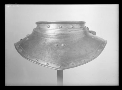 Halskrage till Gustav II Adolfs tornerrustning, Sverige 1620-tal - Livrustkammaren - 18395
