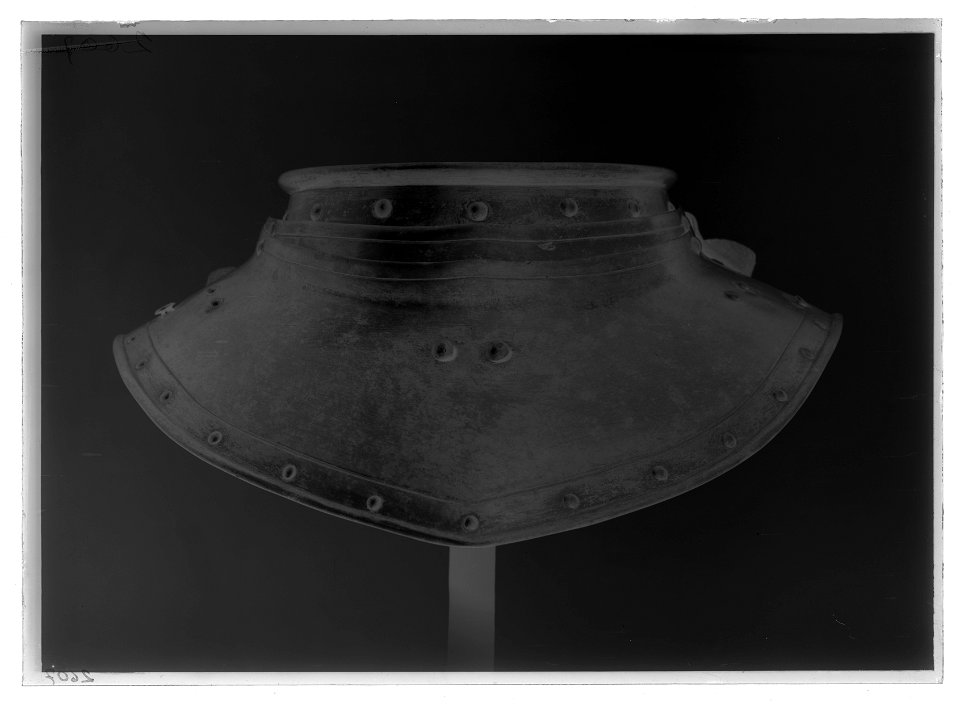 Halskrage till Gustav II Adolfs tornerrustning, Sverige 1620-tal - Livrustkammaren - 18395-negative
