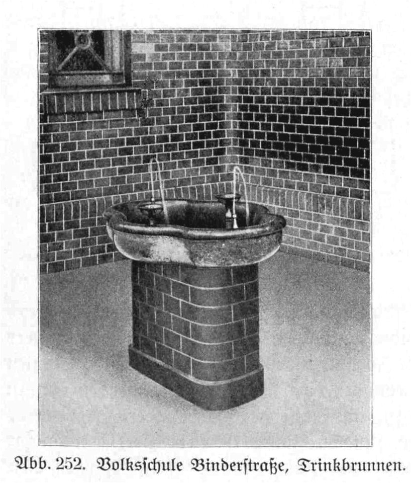 Hamburg und seine Bauten 1914, Band 1, Abbildung 252, Volksschule Binderstraße, Trinkbrunnen