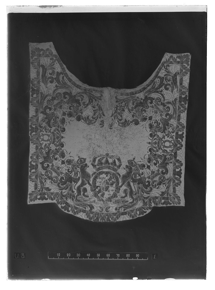 Handhästtäcke, ur en svit om 30 st med svenska riksvapnet och Karl XIs namnchiffer - Livrustkammaren - 17746-negative