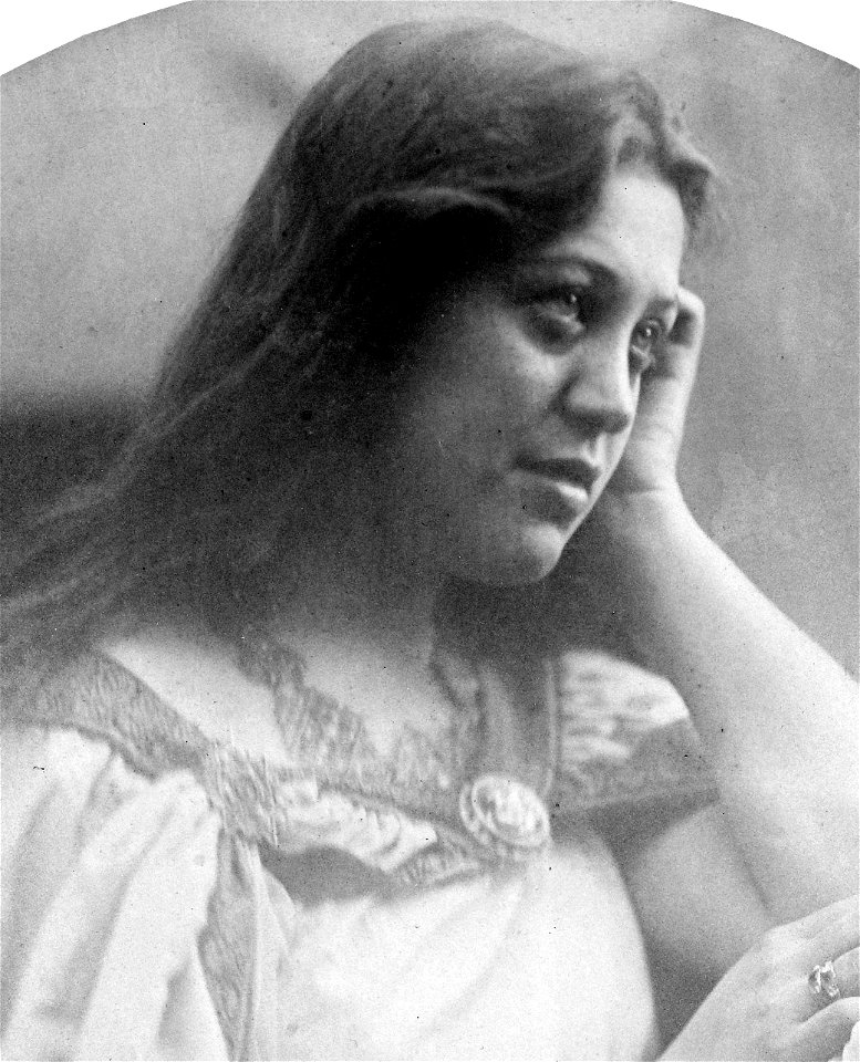 Hannah de Rothschild, later Countess of Rosebery, by Julia Margaret Cameron (cropped)