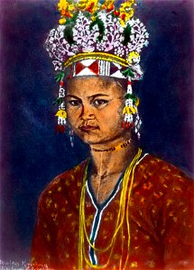 Hangkorio, Tomai Mampos dotter, i festdräkt - SMVK - 1547D