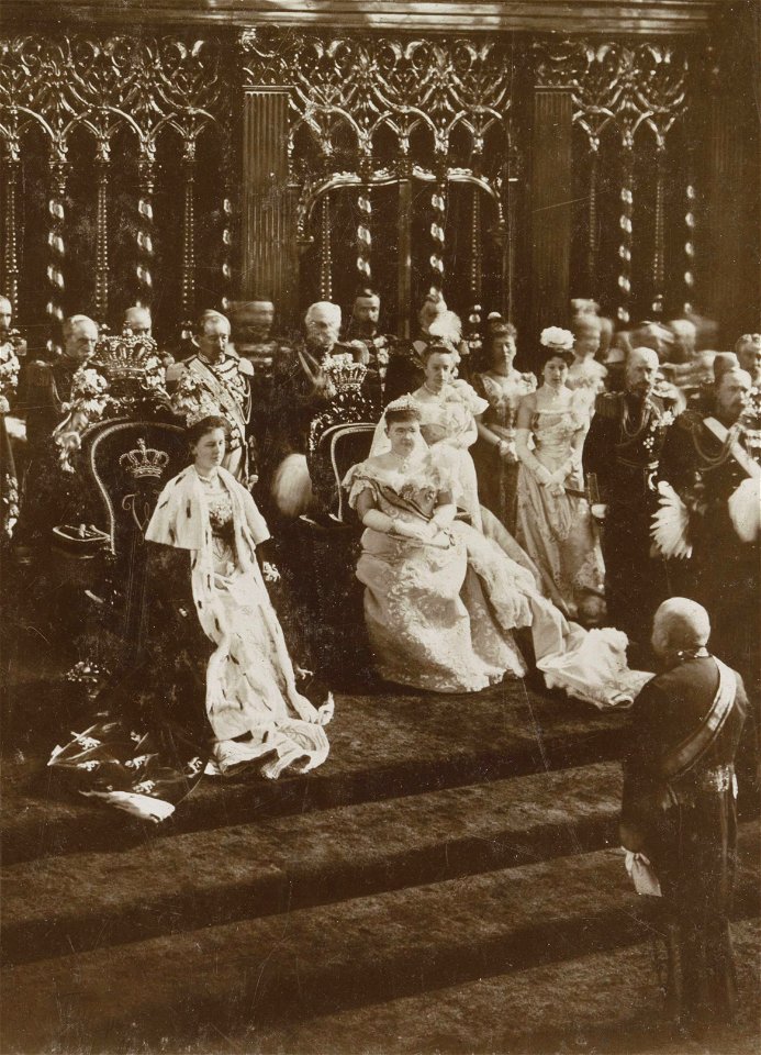 Inhuldiging van Wilhelmina in de Nieuwe Kerk te Amsterdam (cropped)