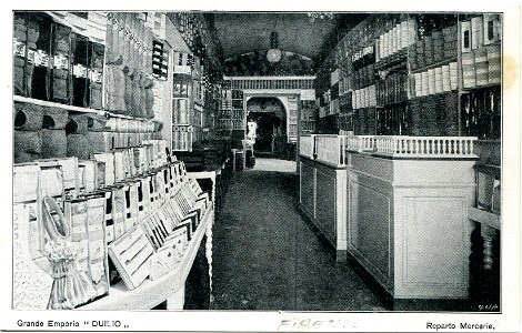 Interno dei magazzini duilio 48 (oggi coin), inizio del 900