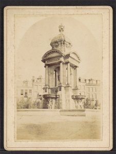 Het monument voor Samuel Sarphati in het Sarphatipark, onthuld in 1886, Afb ANWZ00454000001