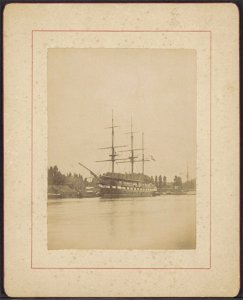 Het opleidingsschip Hr.Ms. Admiraal van Wassenaar in het Oosterdok, Afb ANWZ00388000001
