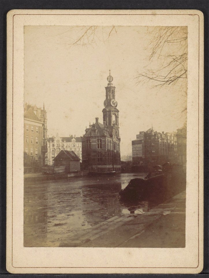 Het Muntgebouw en de Munttoren aan het Muntplein, gezien vanaf het Singel, Afb ANWZ00378000001