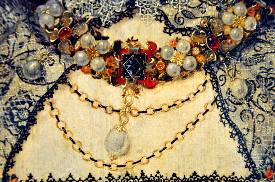 Elizabeth1 Phoenix detail