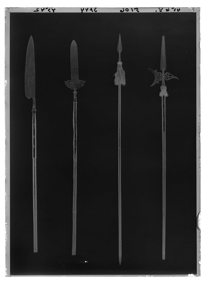 Hillebard - Livrustkammaren - 51883-negative