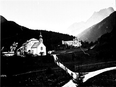 Hinterriss mit Schloss um 1920