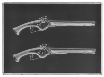 Hjullåspistol, Holland eller Baltikum ca 1630. Gustav II Adolfs pistoler vid Lützen 1632 - Livrustkammaren - 68934-negative