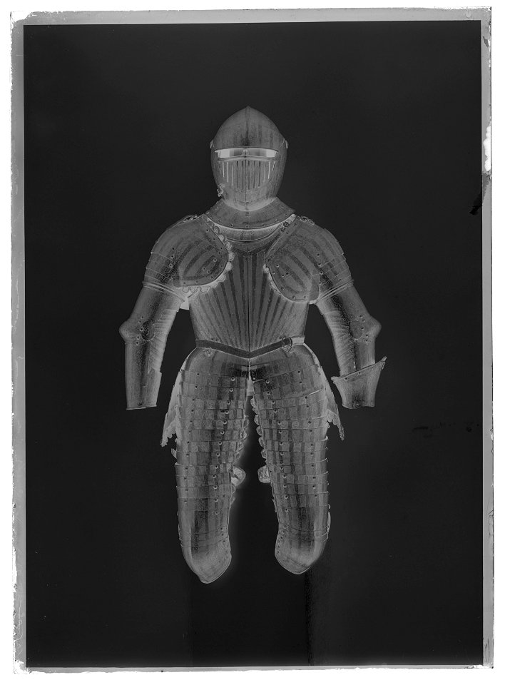 Hjälm till Vladislav IVs barnrustning - Livrustkammaren - 60465-negative