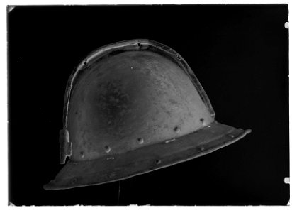 Hjälm, pott (ca 1600-1650) - Livrustkammaren - 51687-negative
