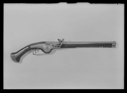 Hjullåspistol, västeuropeisk typ ca 1625-1640, pipa Suhl - Livrustkammaren - 19143