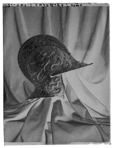 Hjälmklocka, kallad KIarl Xs stålhuva, Polen, 1600-talets början - Livrustkammaren - 53848-negative