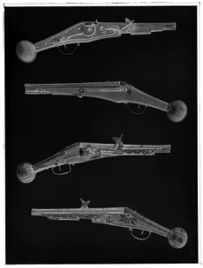 Hjullåspoffert - Livrustkammaren - 77153-negative