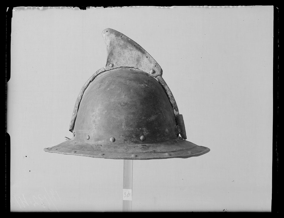 Hjälm, pott (ca 1600-1650) - Livrustkammaren - 36407