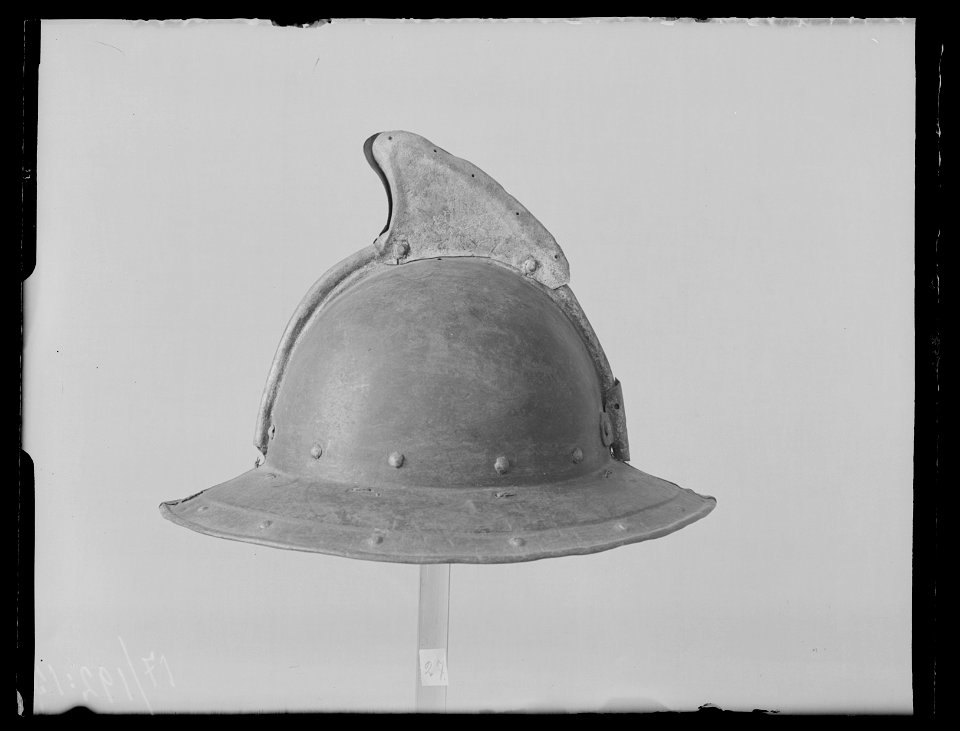 Hjälm, pott (ca 1600-1650) - Livrustkammaren - 70646