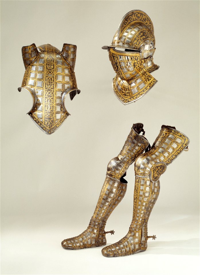 Hjälm av bourgonet-typ, tillverkad i Greenwich ca 1585, etsad och förgylld dekor - Livrustkammaren - 47595