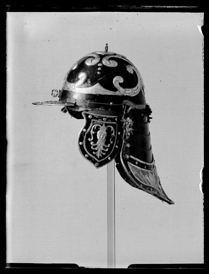 Hjälm mycket tung - Livrustkammaren - 19267
