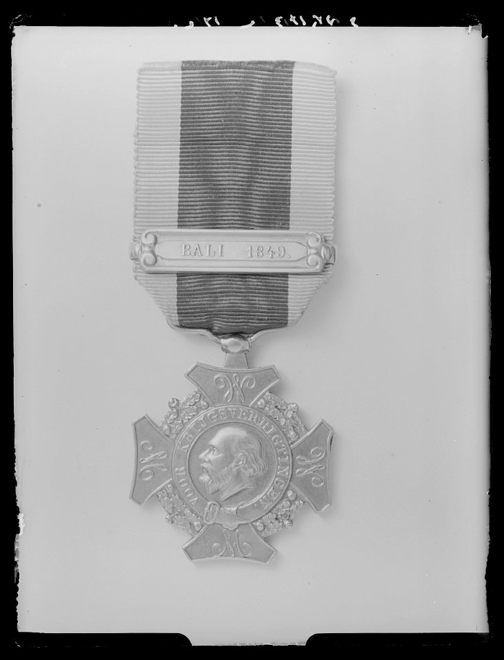 Holländsk krigsförtjänstmedalj Bali 1849 - Livrustkammaren - 70704