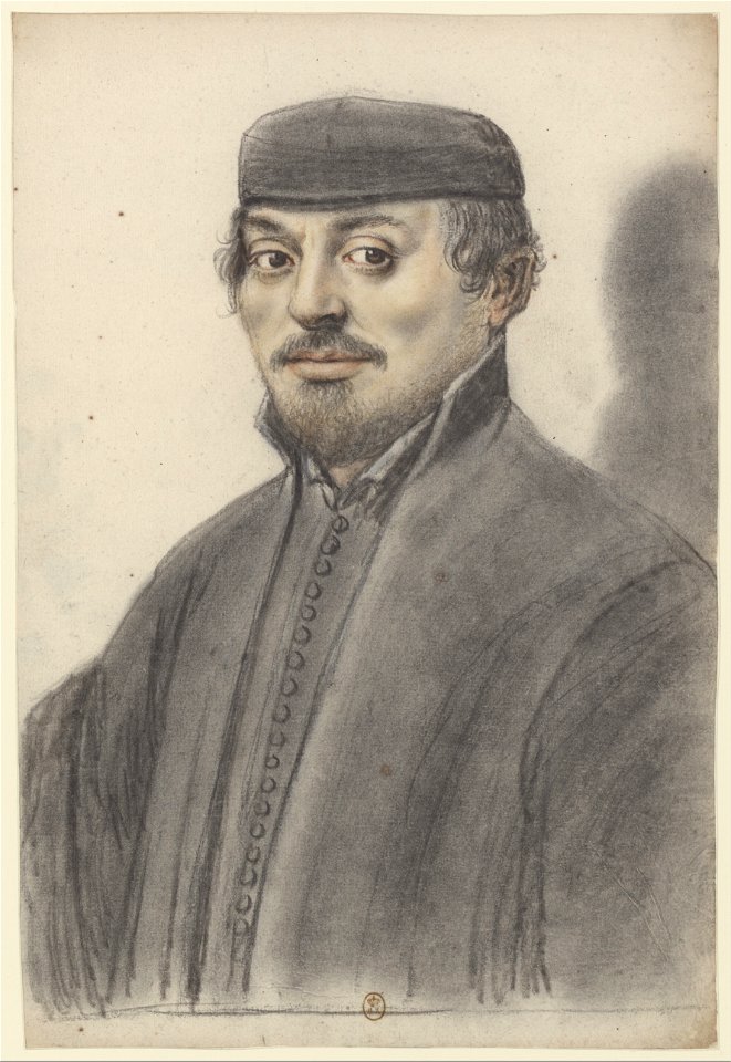 Homme à barbe courte et moustaches, portant un bonnet noir, de trois quarts à gauche (Nicolas Lagneau)