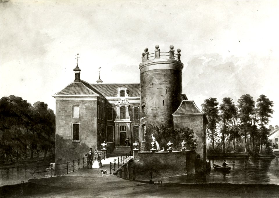 HUA-107400-Gezicht op het omgrachte kasteel Loenersloot vanaf de voormalige voorburcht uit het zuidwestenNB Dit kasteel heeft tegenwoordig het adres Rijksstraatw