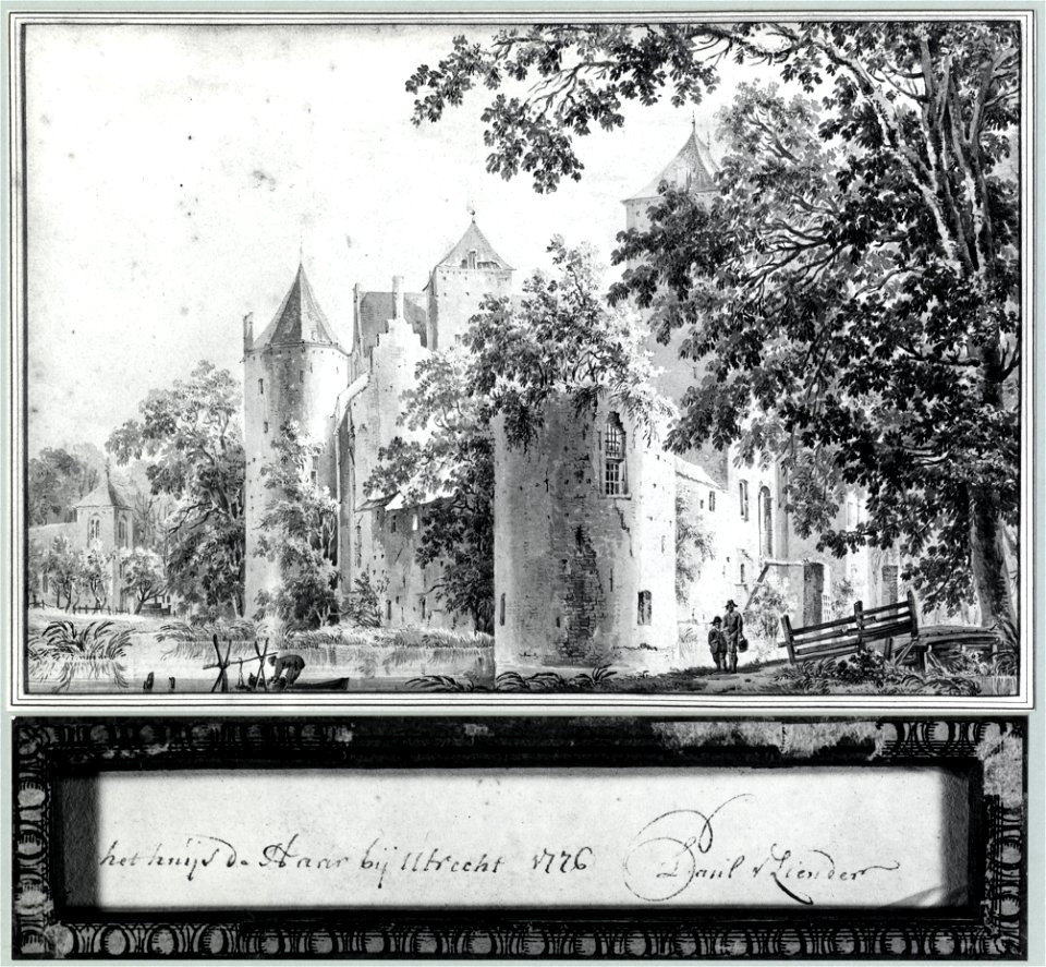 HUA-107354-Gezicht op het kasteel De Haar bij Haarzuilens uit het noordoosten met links op de achtergrond de kapelNB De gemeente Haarzuilens is per 1 januari 195