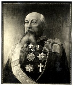 HUA-105416-Portret van JH Kromhout commandant van het korps mineurs en sappeurs te Utrecht 1873 1876 overleden 1897 Te halve lijve links van voren in generaalsun