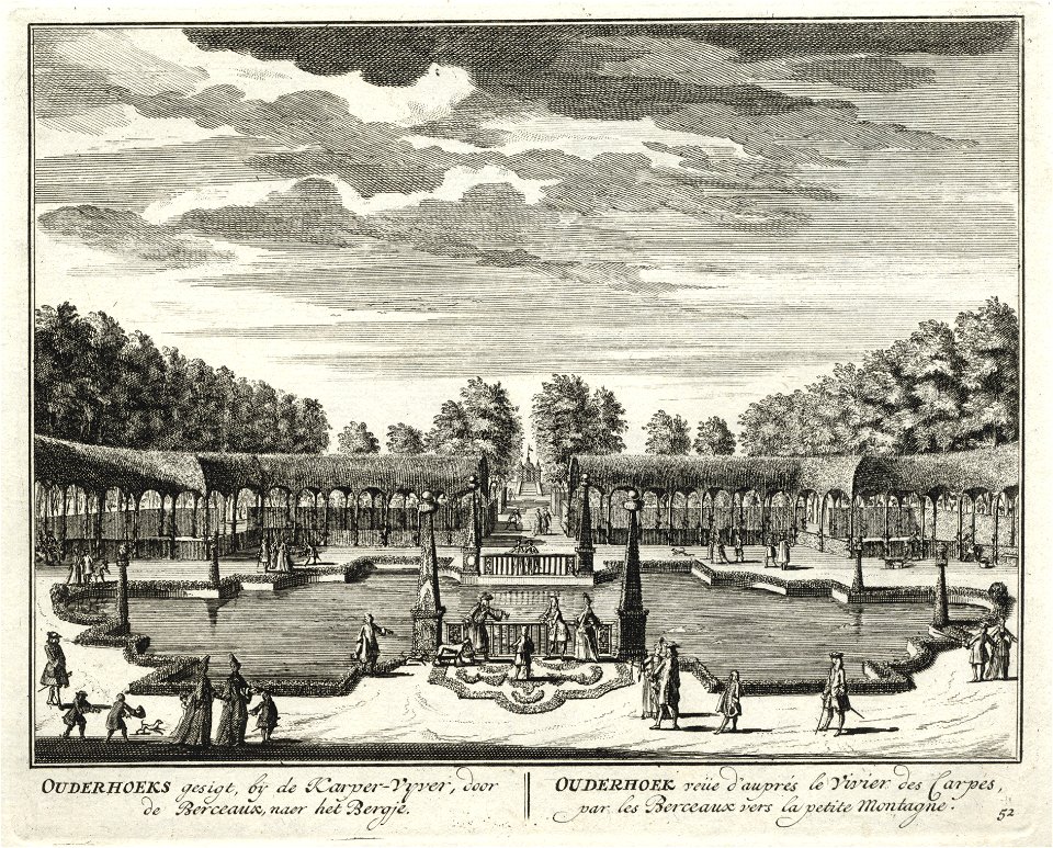 HUA-135741-Gezicht in de tuin achter het huis Ouderhoek aan de Vecht bij Nieuwersluis de karpervijver omgeven door berceaux met op de achtergrond het zogeheten B