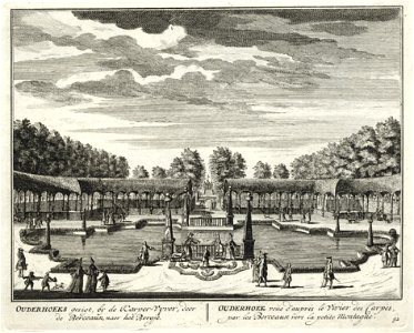 HUA-135741-Gezicht in de tuin achter het huis Ouderhoek aan de Vecht bij Nieuwersluis de karpervijver omgeven door berceaux met op de achtergrond het zogeheten B