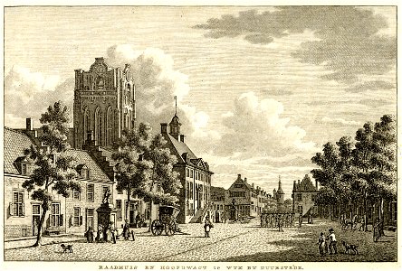 HUA-200174-Gezicht op de Markt te Wijk bij Duurstede met in het midden het stadhuis en linksachter de toren van de Grote Kerk