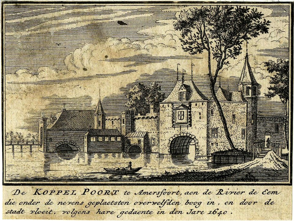 HUA-200025-Gezicht over de Eem op de Koppelpoort te Amersfoort
