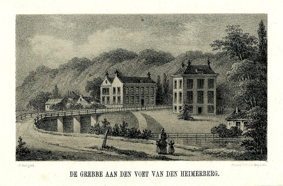 HUA-200144-Gezicht op de Grebbeberg ten oosten van Rhenen met links het hotel en rechts het huis Grebbestein in het gehucht Grebbe aan weerszijden van de weg naa