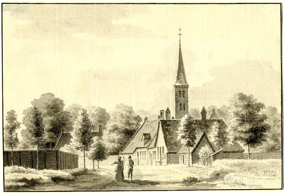 HUA-200403-Gezicht op een rij huizen in het dorp Baarn met op de achtergrond de toren van de Nederlands Hervormde kerk