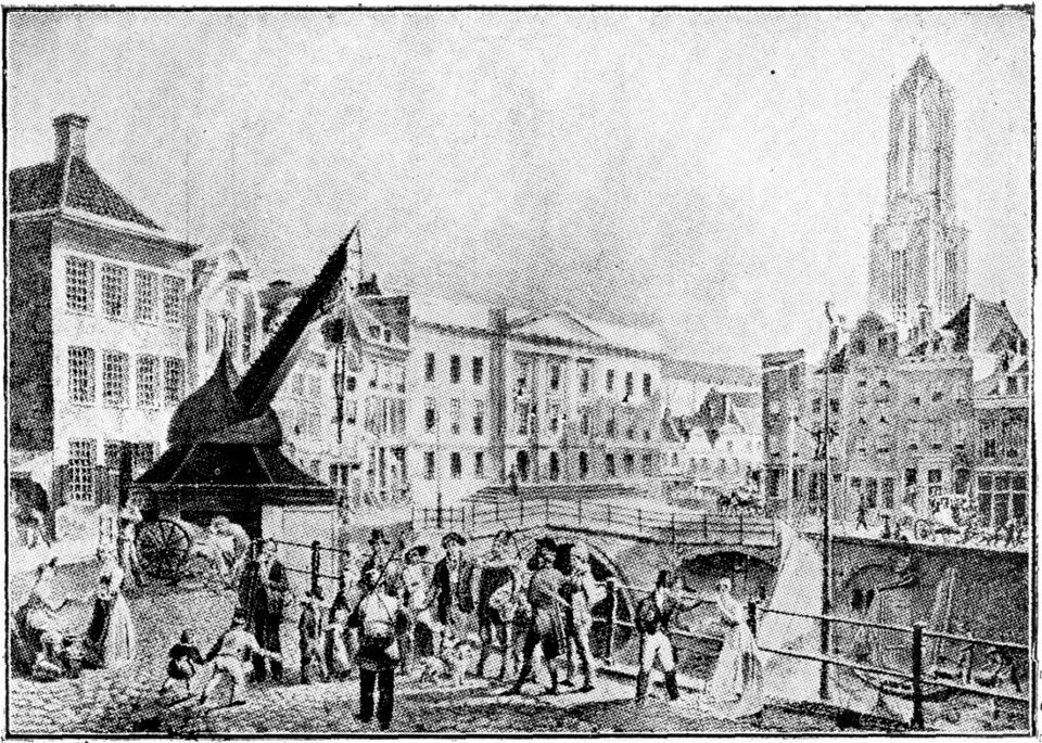 HUA-126033-Gezicht op het Stadhuis Stadhuisbrug te Utrecht met op de voorgrond de stadskraan en op de achtergrond de Domtoren