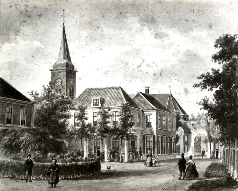 HUA-107552-Gezicht in de Herenweg te Breukelen uit het zuiden met op de achtergrond de toren van de Nederlands Hervormde kerk en de uitspanning het Statenwapen e