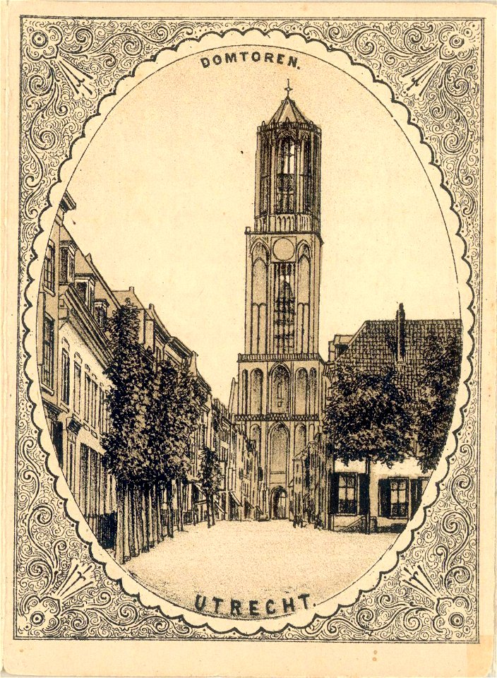 HUA-135040-Gezicht op de westzijde van de Domtoren te Utrecht vanaf de Zadelstraat