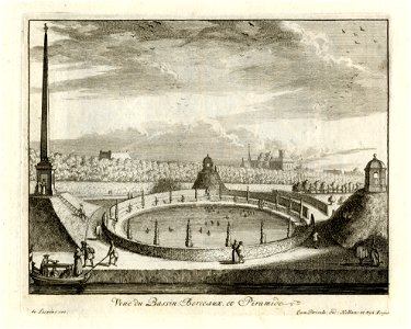 HUA-135947-Gezicht op de grote vijver van de buitenplaats Gunterstein te Breukelen met links de piramide met de obelisk rechts en achter de vijver een heuvel met