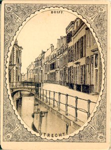 HUA-135035-Gezicht op de Drift te Utrecht vanaf de Stammetsbrug met rechts de huizen aan de oostzijde van de straat