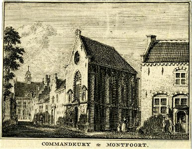 HUA-200232-Gezicht op de voor en zijgevel van de kapel en andere gebouwen van de Johannieter commanderij Hofstraat 3 5 te Montfoort
