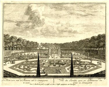HUA-201407-Gezicht vanaf het huis Heemstede te Houten over de broderie parterres in de richting van het paviljoen aan het zuidwestelijke einde van de tuin