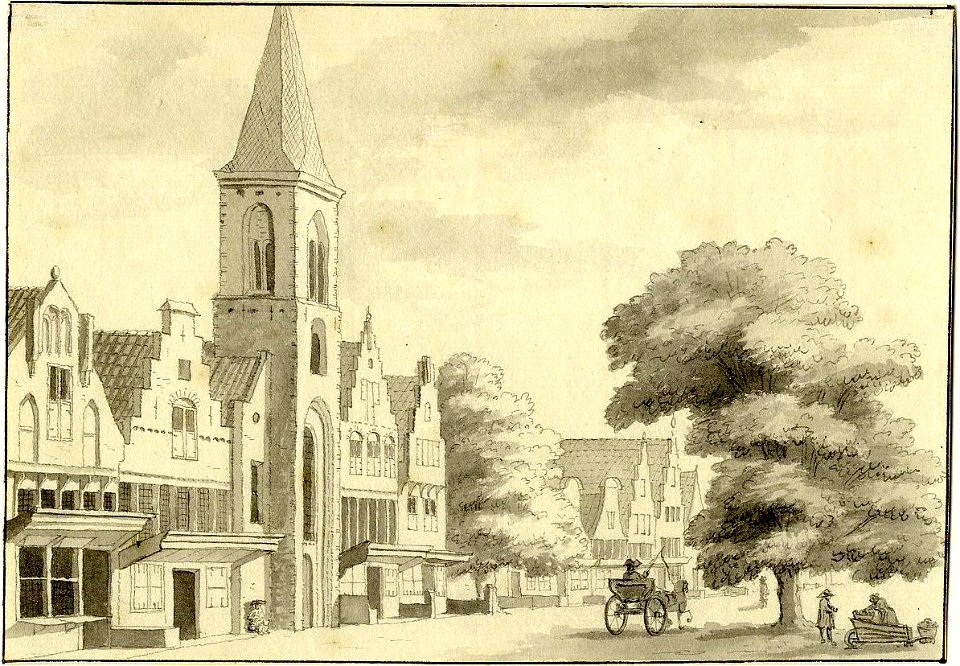 HUA-200056-Gezicht op de Heilige Geestkapel aan de Langestraat te Amersfoort met aan weerszijden winkel woonhuizen met luifels uit het noordwestenNB De Heilige G