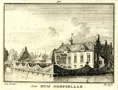 HUA-201173-Gezicht op het huis Dompselaar bij Overlangbroek met zijn tuin met geschoren hagen en achter de tuinmuur de bijbehorende boerderij met twee hooibergen