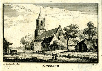 HUA-200619-Gezicht in het dorp Leersum met de Nederlands Hervormde kerk en enkele naastgelegen gebouwen