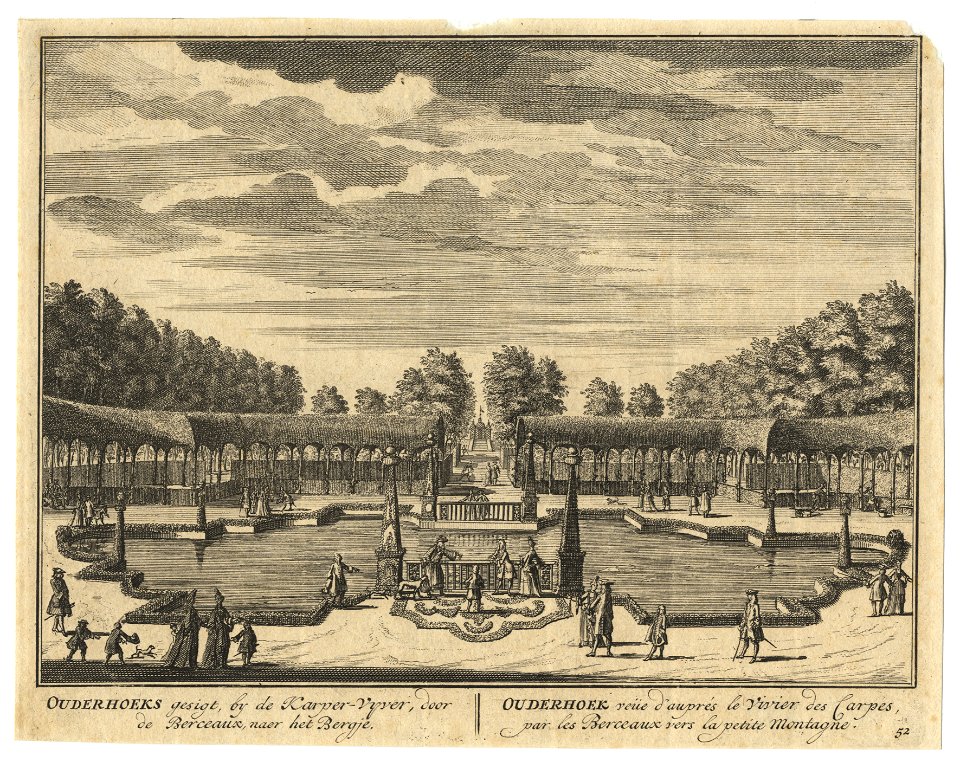 HUA-201746-Gezicht in de tuin achter het huis Ouderhoek aan de Vecht bij Nieuwersluis de karpervijver omgeven door berceaux met op de achtergrond het zogeheten B