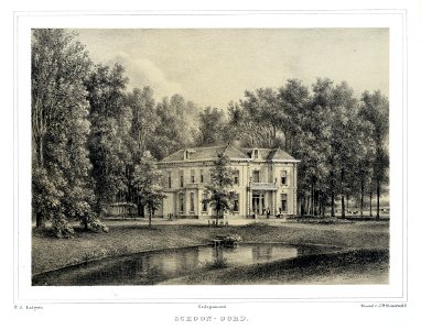 HUA-202419-Gezicht over de vijver op de zij en de voorgevel van het huis Schoonoord Postweg 18 te Doorn uit het zuiden