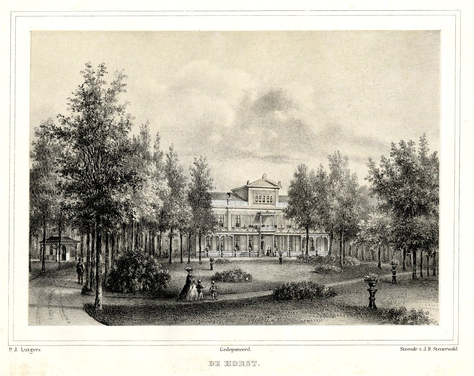 HUA-201450-Gezicht op de voorgevel van het huis De Horst Hoofdstraat 211 te Driebergen en een gedeelte van de omringende tuin