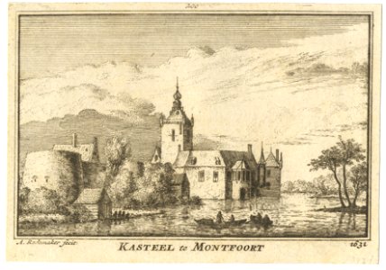 HUA-201591-Gezicht over de Hollandsche IJssel op het kasteel Montfoort te Montfoort